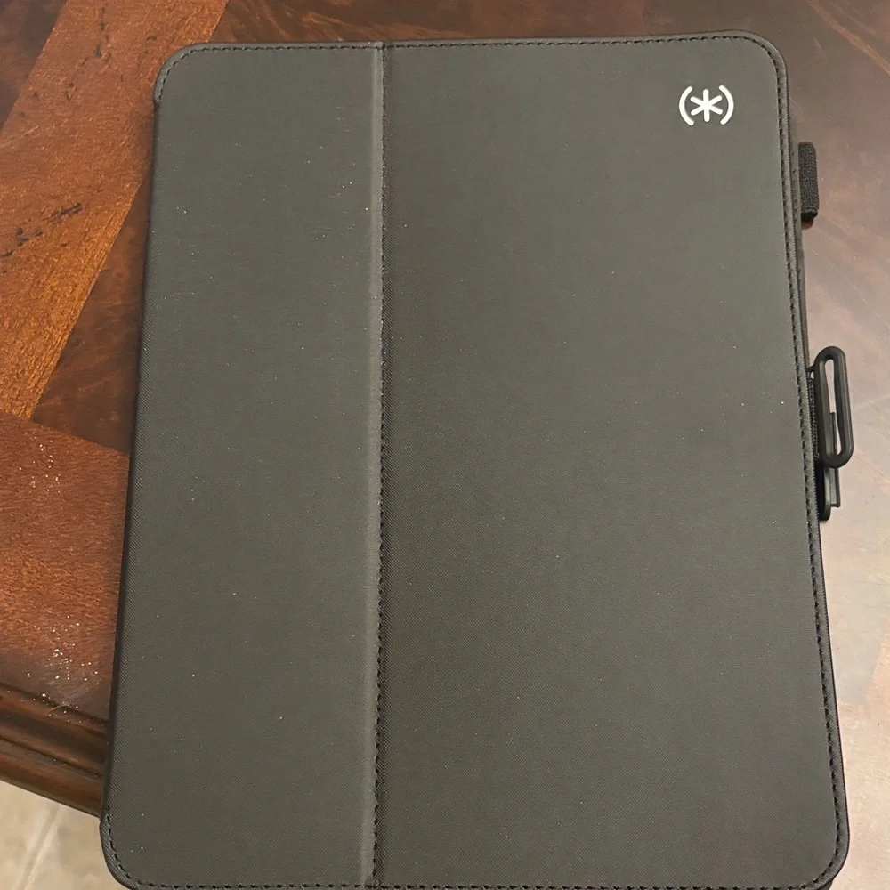 speck Balance Folio Case for iPad 11